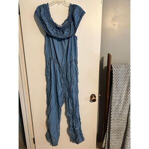 Crown & Ivy Chambray Jumpsuit Size XL Blue Ruffle Off The Shoulder Drawstring Wa